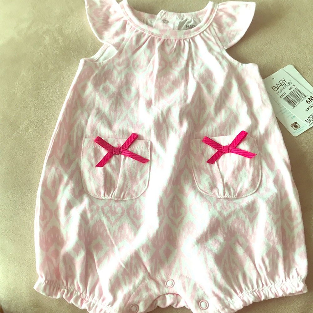 Play outfit, perfect for your little baby!